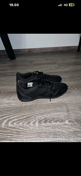 adidas futsal-kengät