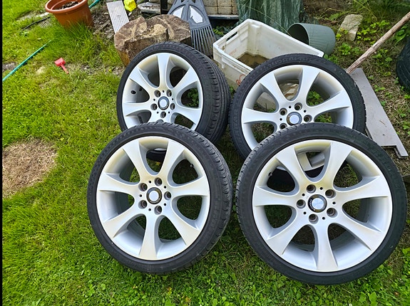 BMW 18" vanteet kesärenkailla