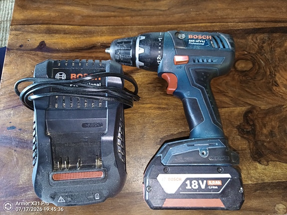 Bosch GSR 18 V-LI Professional +  5.0 Ah akku ja laturi