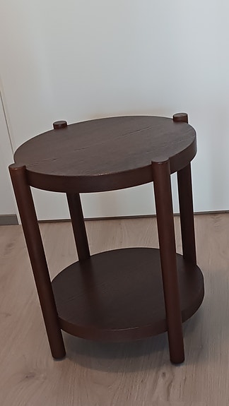 IKEAn Listerby pyöreä sivupöytä ruskea