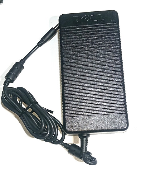 Dell virtalähde 210W. DA210PE1-00