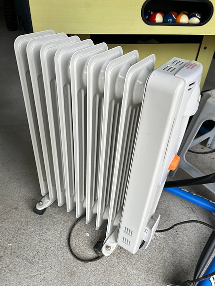 Sähkölämmitin 1500W öljytäytteinen