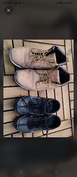 Myydään käytetyt jalkineet (Timberland ja Nike)