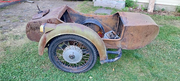 Sivuvaunu Dnepr K-750