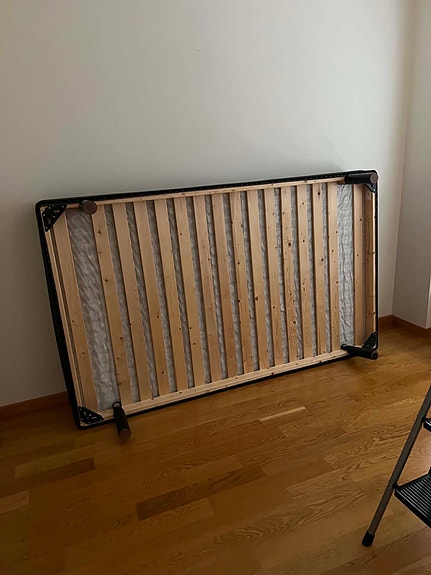 Annetaan sänky (120x200) Turun keskustassa