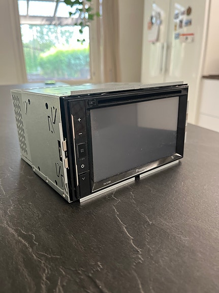 AVH-A240BT Pioneer 2DIN kosketusnäyttö autosoitin