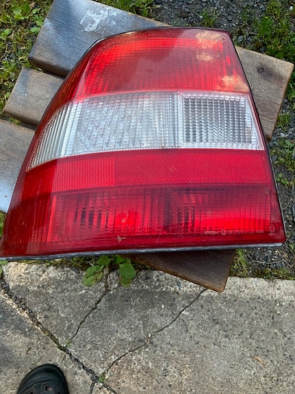 Opel Vectra vasen takavalo 1999