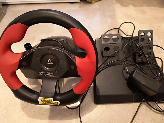 Logitech ratti ja polkimet
