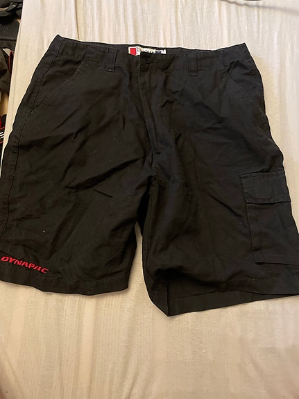 Mustat miesten L koko shortsit