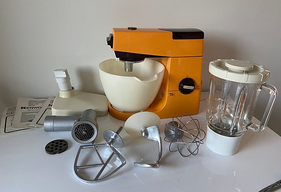 Kenwood Chef yleiskone + lisäosat