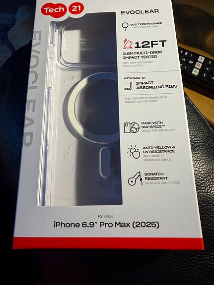 IPhone 17 Pro Max suojakuori TECH 21 CLEAR läpinäkyvä MagSafe