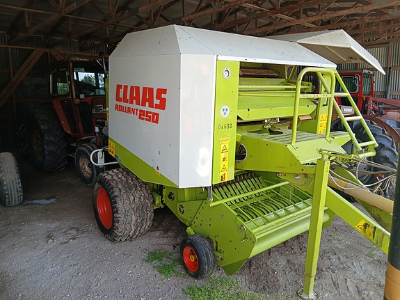 Claas Rollant 250