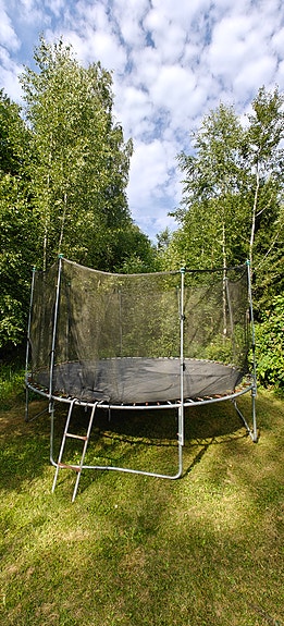 Trampoliini. 4m. Ehjä.