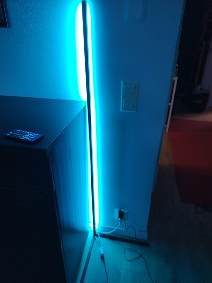 Lattiavalaisin led