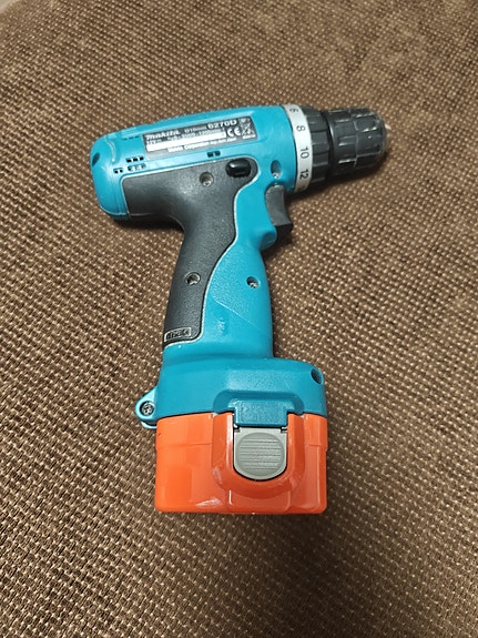 Makita 6270D 12V akkuporakone