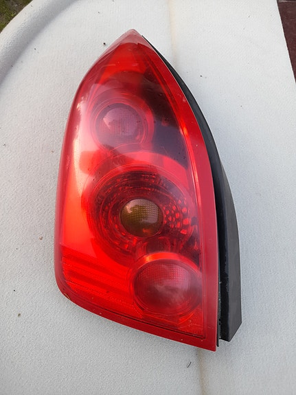 NISSAN Primera  P12 Viistoperä, Vasen takavalo