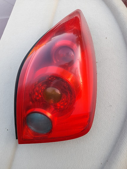 NISSAN Primera  P12 Viistoperä, Oiken takavalo