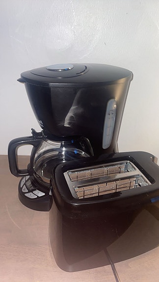 Russell Hobbs kahvinkeitin ja leivänpaahdin setti