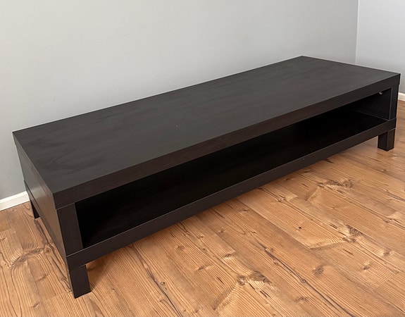 IKEAn suuri Lack TV- taso
