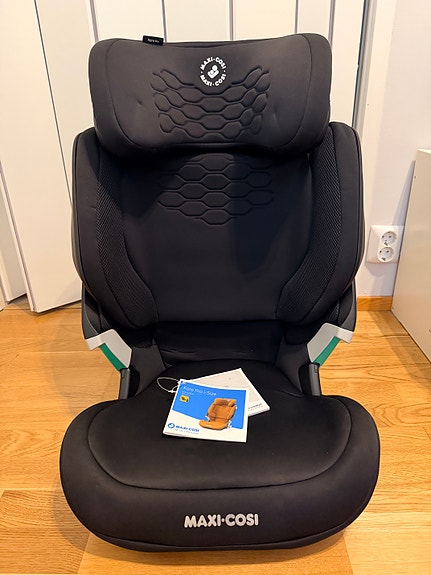 Maxi-Cosi Kore Pro i-Size turvaistuin 100-150 cm /3,5-12 v. musta
