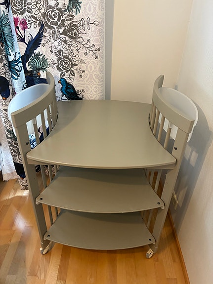 Stokke hoitopöytä harmaa