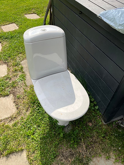 WC-istuin IDO S-lukolla