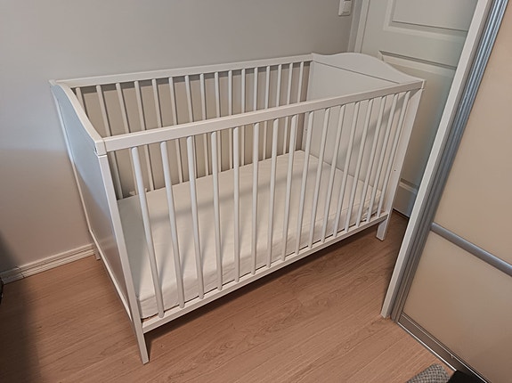 Ikea pinnasänky + patja