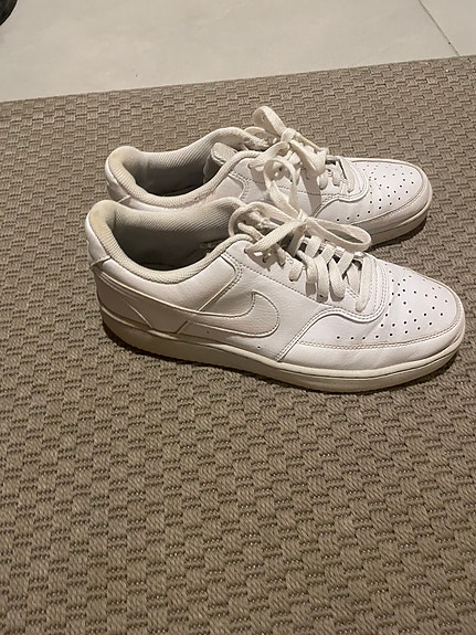 Nike valkoiset tennarit koko 43