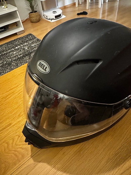 Bell Mips kypärä musta