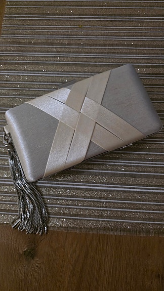 Juhla clutch laukku käyttämätön