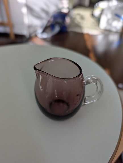 Vanha lasinen kermanekka, kaadin, kermakko