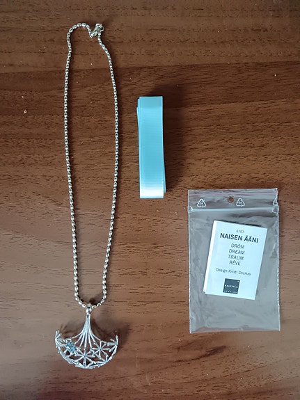 Kalevalan Naisen ääni -kaulakoru