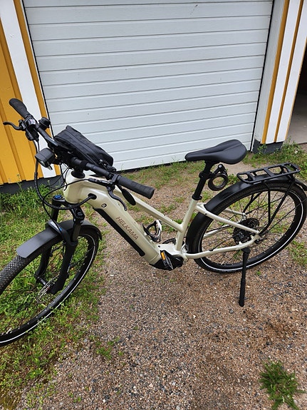 Helkama sähköhybridipyörä 28" koko M naisten