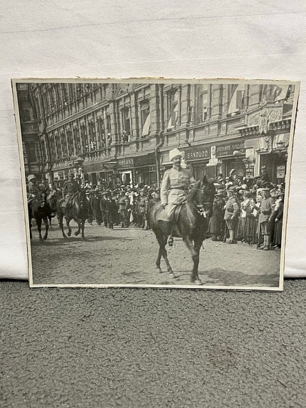 Vanha valokuva: Mannerheimin voitonparaati 1918 (Sota-aikana 1943)