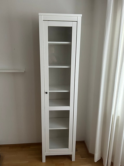 Ikea Hemnes lasivitriini