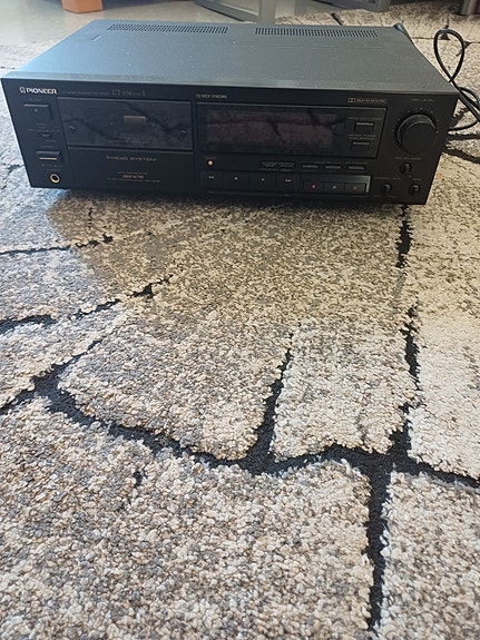 Pioneer c kasettisoitin