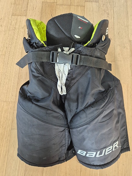 Bauer Vapor jääkiekkohousut JR S musta