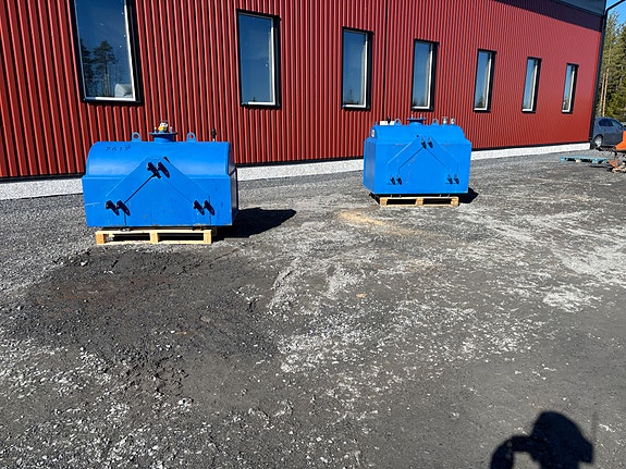Siistejä 850L ja 1000L  polttoaine säiliöitä