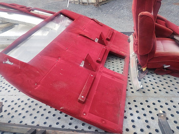 chevy van G20 punanen sisusta