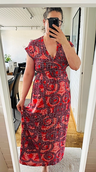 H&M punainen säädettävä maksimekko koko 38