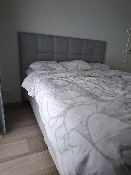 VARATTU! Parisänky 160 leveä
