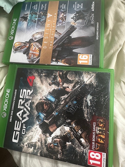 Xbox One Gears of War 4 ja Destiny The Taken King pelit