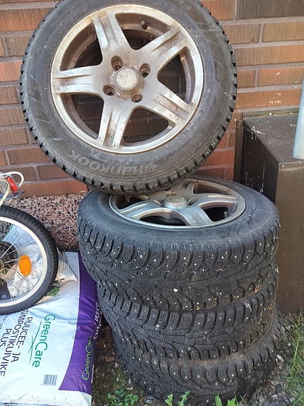 Nastarenkaat Hankook