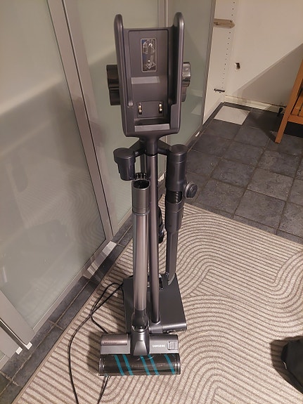 Samsung varsi imuri laturi ja tarvikkeet