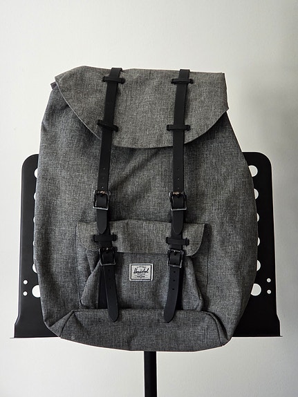 Herschel reppu harmaa, noin 20-25 L