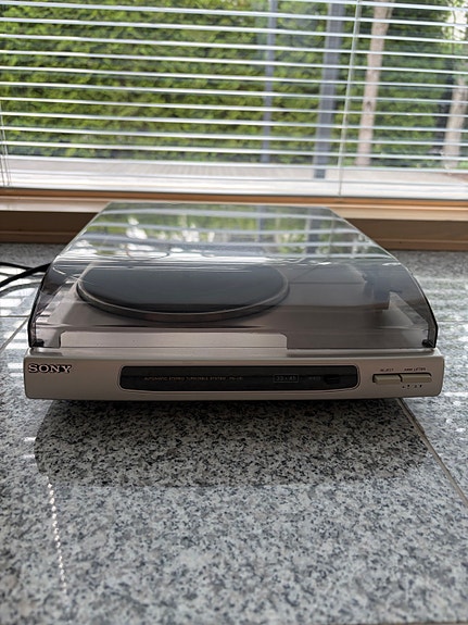 Sony PS-J10 levysoitin