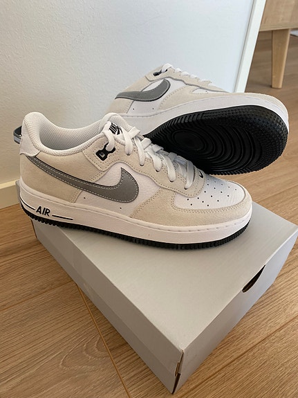 Uudet naisten Nike Air Force 1 kengät koko 39