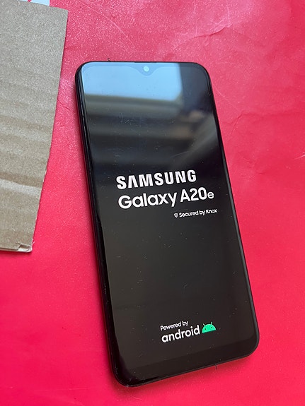 Samsung  A20e    32gB