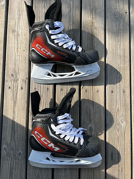 CCM Jetspeed FT860 Jr jääkiekkoluistimet, koko 36