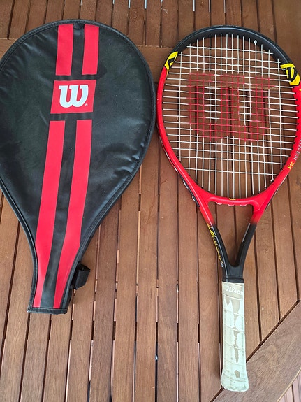 Wilson tennismaila juniorille
